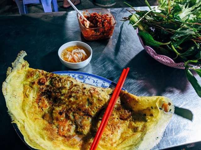 Vietnamese sizzling crepes_ Elementi Cooking School